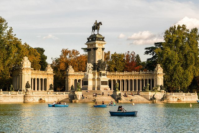 Ispanyada Mutlaka Gormeniz Gereken 10 Yer retiro park 1